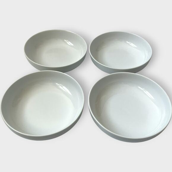 Pottery Barn Classic Coupe Bowls Salad Pasta Set of 4 7.75" Across 2" High White - Picture 4 of 8